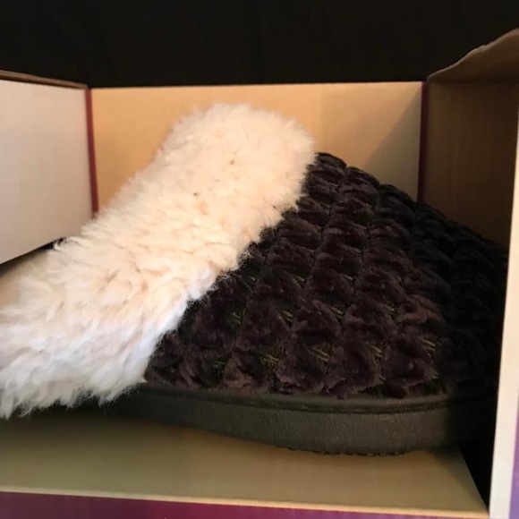 Iso Spa Shoes Iso Spa Slippers Poshmark